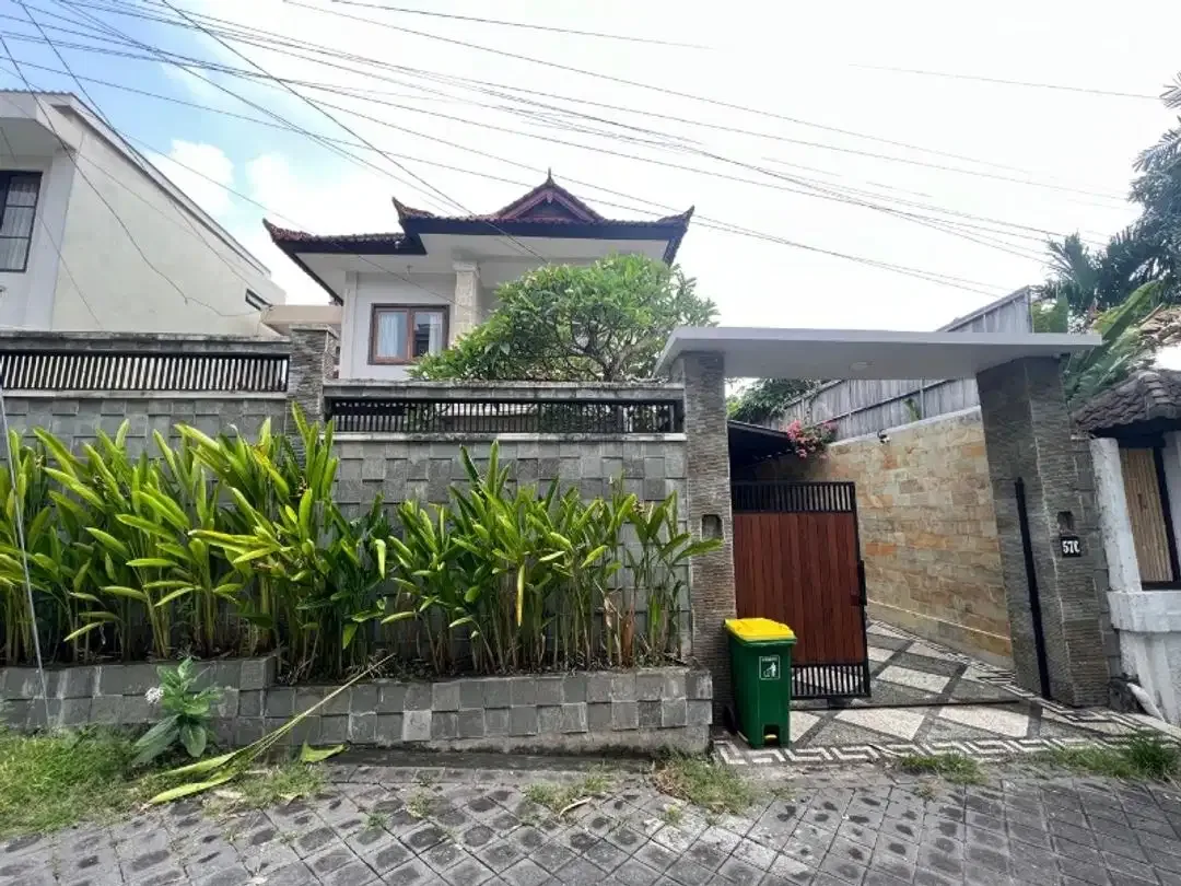 Villa Nyaman Dekat French School di Tegal Cupek Kerobokan - Image 1 of 10