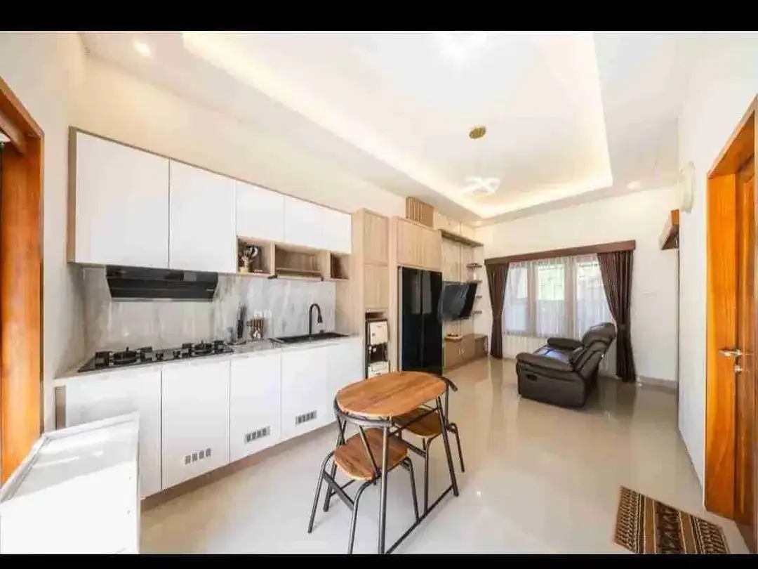 Di sewakan rumah semi villa 2 lantai - Image 3 of 10