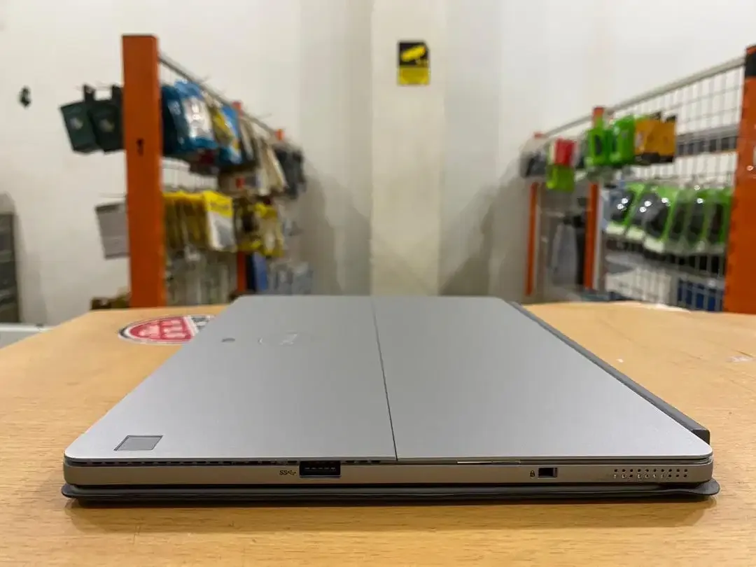 DELL Latitude E7200 2in1 Core i5Gen8 Ram 8GB SSD 256GB Slim Touchscren - Image 6 of 10