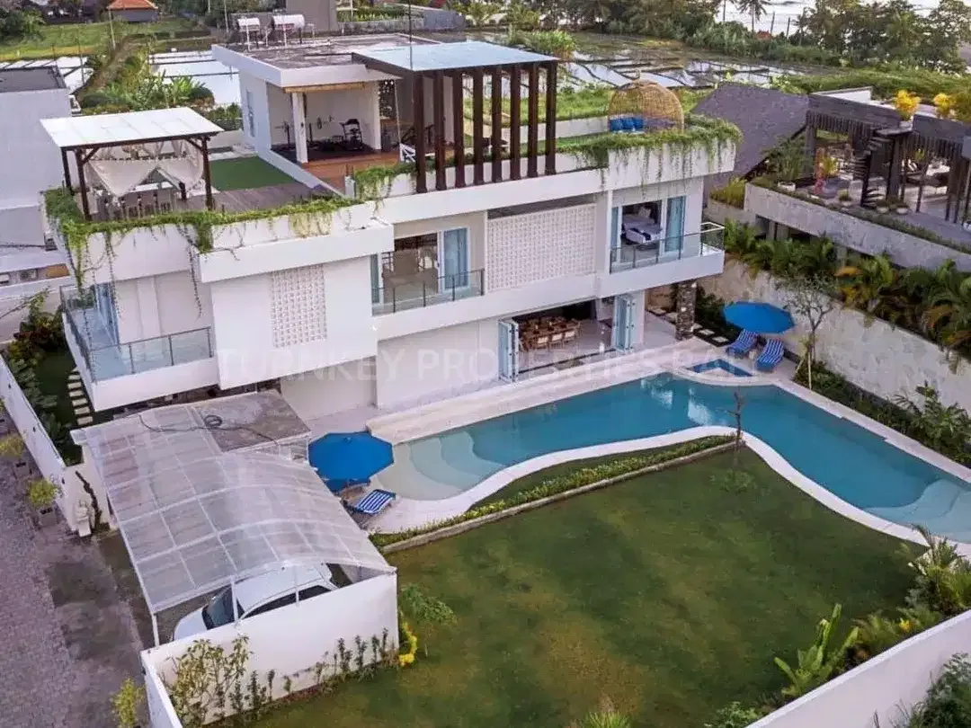 Brand New Villa Walking Distance to the Beach! - Image 1 of 10