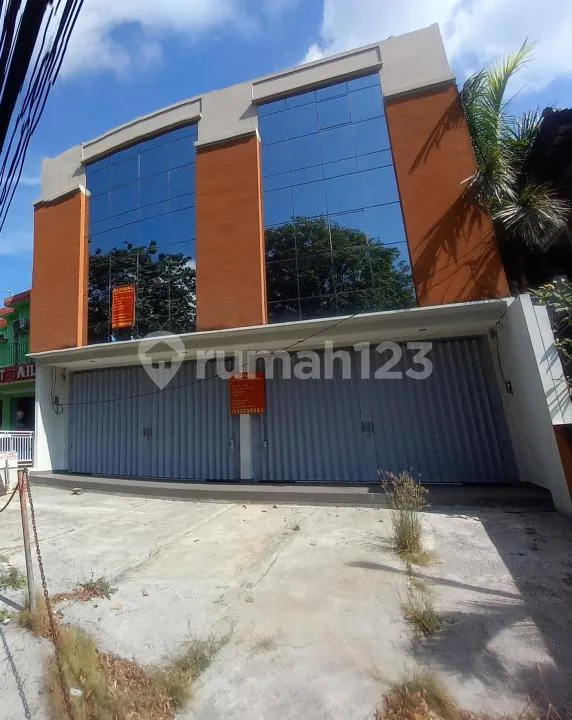 Ruko 3 Lantai Dekat Bandara Internasional I Gusti Ngurah Rai - Image 1 of 4
