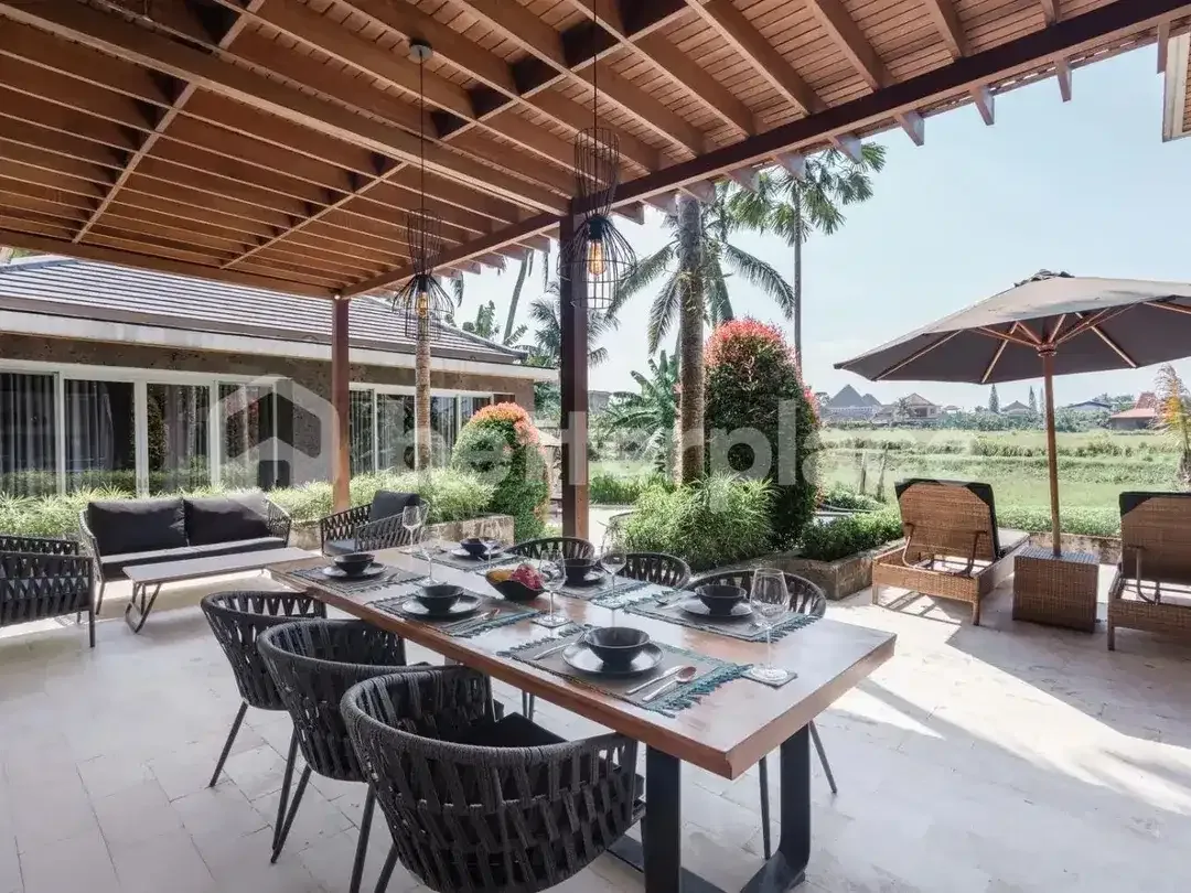 3 Bedroom Stunning and Luxury Villa in Ubud With Rice Field View - Image 2 of 10