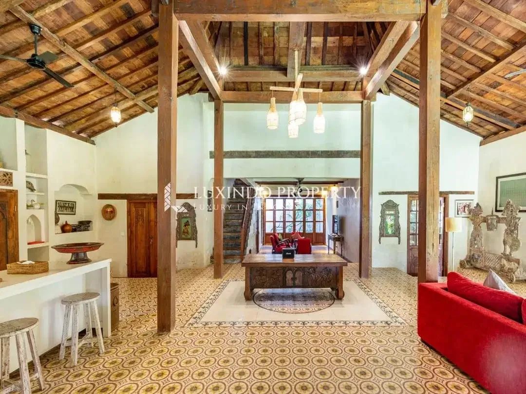 DISEWAKAN TAHUNAN VILLA DENGAN 5 KAMAR TIDUR DI KEROBOKAN - Image 9 of 10