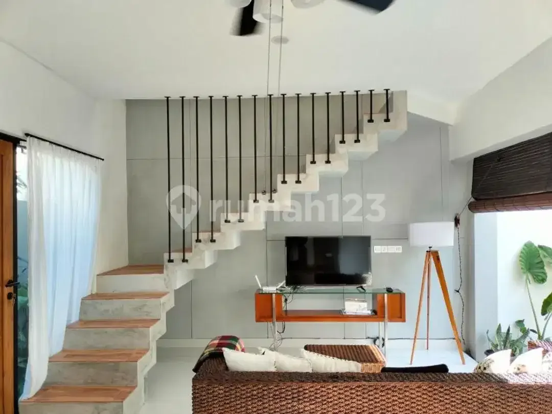 Modern 3Br Villa For Sale In Jimbaran, Private Pool, SHM, Near Airport, Idr 3.5 Billion - Image 3 of 10