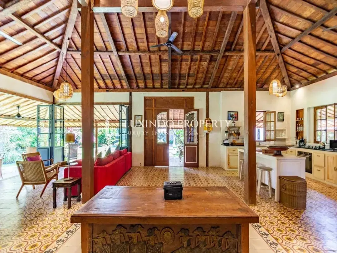 DISEWAKAN TAHUNAN VILLA DENGAN 5 KAMAR TIDUR DI KEROBOKAN - Image 6 of 10