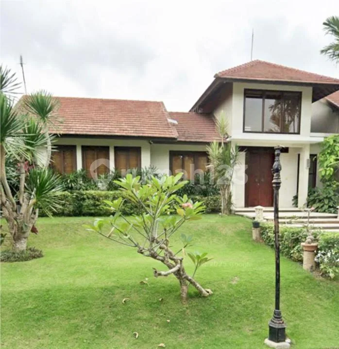 Rumah Mewah di Komplek Teras Ayung Gatsu Timur Denpasar - Image 1 of 4