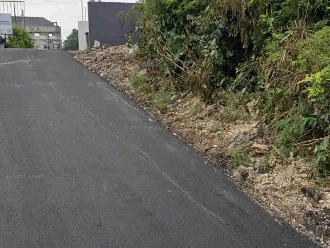 Di kontrak tanah bagus pinggir jalan pura masuka Ungasan sangat cocok untuk usaha dll - Image 1 of 5