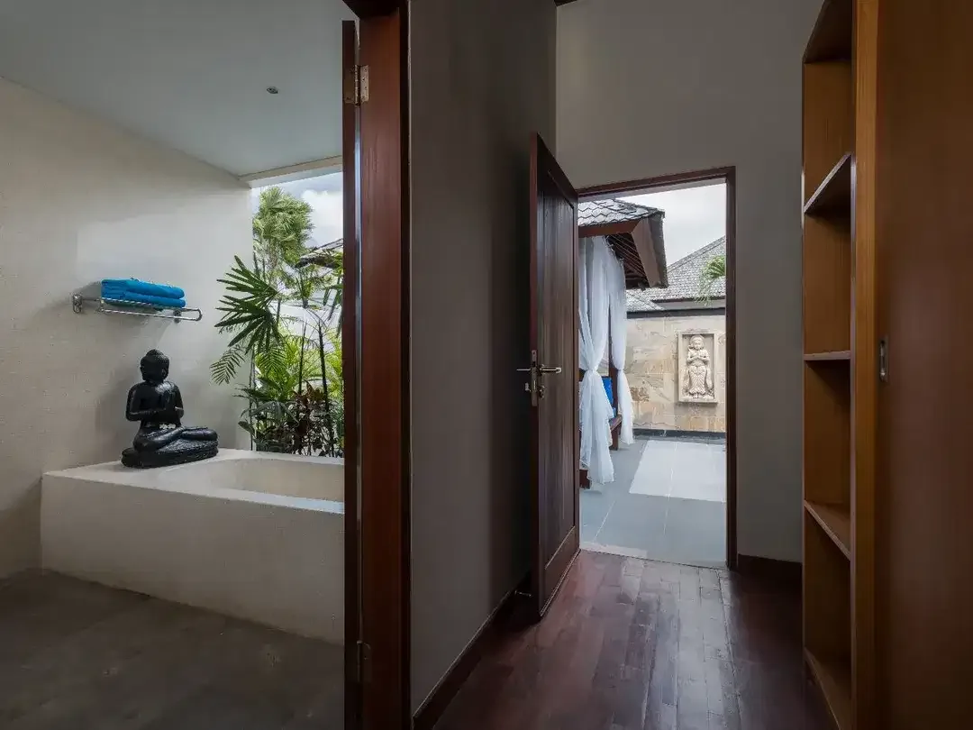 Freehold - Exquisite Tropical Retreat 2-Bedroom Villa in Prime Canggu Location - Image 4 of 10