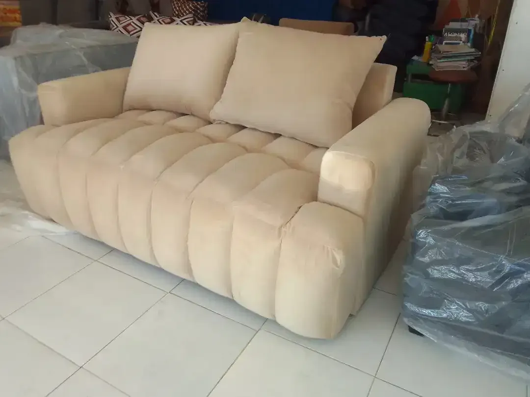 Sofa 2 dudukan Kualitas Villa, Terima Service Sofa ,Servis Kursi Makan - Image 2 of 5