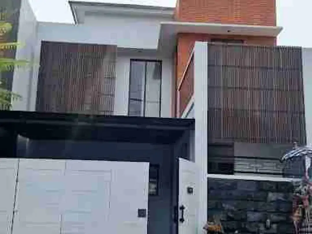 Disewakan Rumah Mewah fully furnished di Renon, Denpasar Selatan dekat Sanur & Kuta - Image 2 of 10