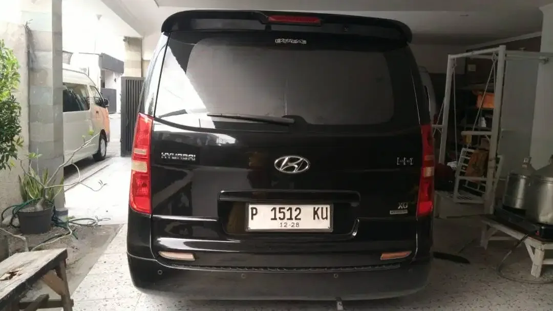 Di jual Hyundai H-1 , diesel, automatic , CRDI, tahun 2012 - Image 9 of 10