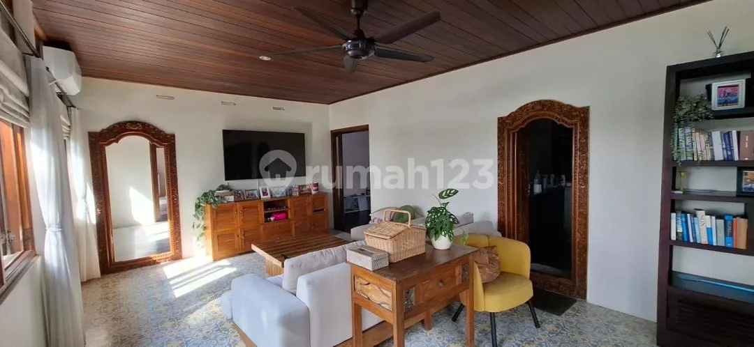 Villa Halaman Luas Siap Huni Dekat Pantai Ketewel Gianyar - Image 4 of 4