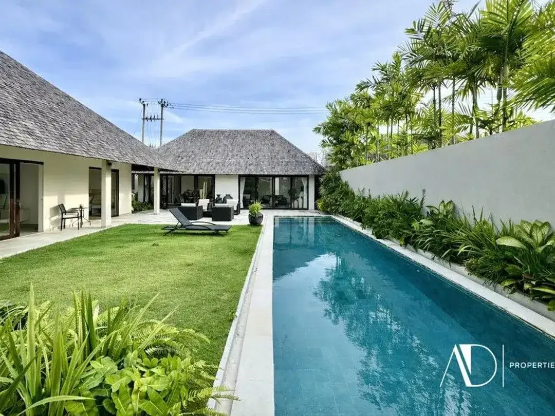 LEASEHOLD | TROPICAL 3-BEDROOM VILLA WITHIN A COMPLEX IN UMALAS BUMBAK - Image 3 of 10