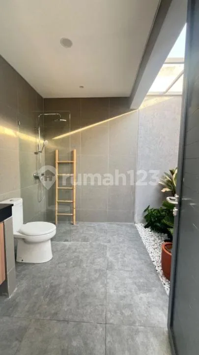 Disewakan Villa 3 Kamar Tidur Baru di Lokasi Tenang dan Strategis Sanur - Image 2 of 4