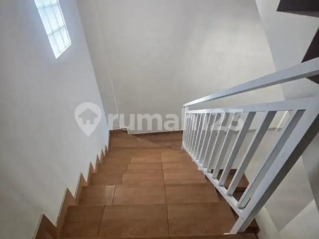 Dijual Ruko 3 Lantai Siap Pakai Strategis di Denpasar Utara - Image 4 of 10