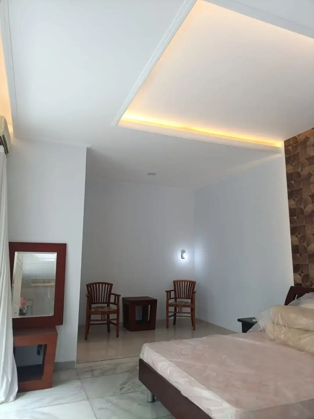 Dijual Rumah Dengan 6 Kamar Tidur Style Simple Classic Area Denpasar - Image 7 of 10