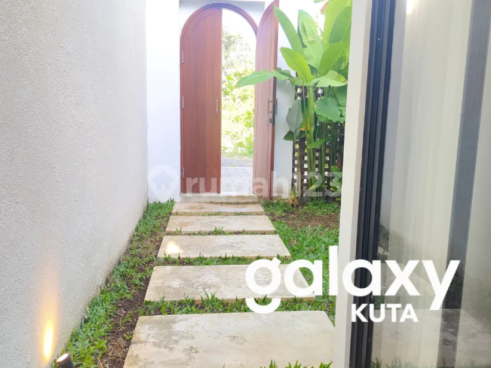 Disewakan Villa Mediterranean With Ocean View di Mumbul Nusa Dua Badung - Bali - Image 3 of 4