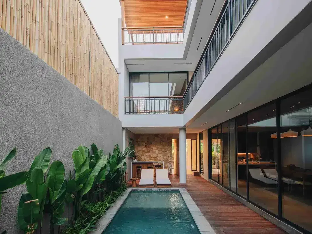 Disewakan Villa Cantik 2 Lantai Terletak di Tumbak Bayuh, Canggu, Badung, Bali - Image 1 of 10