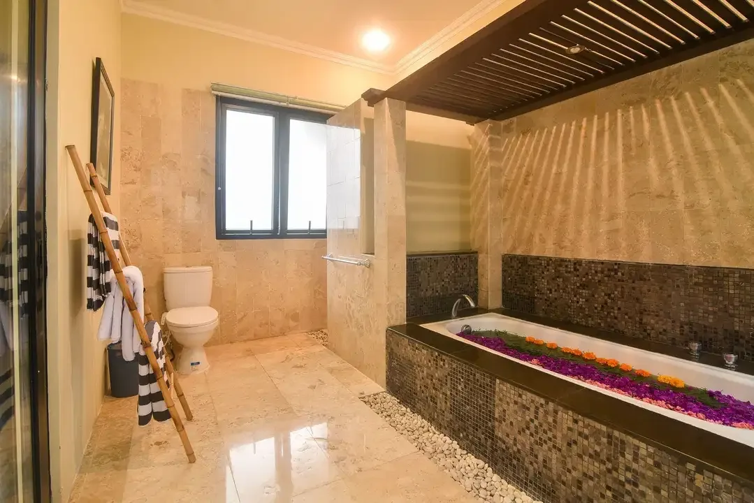 dijual villa lantai 2 umalas kerobokan - Image 9 of 10
