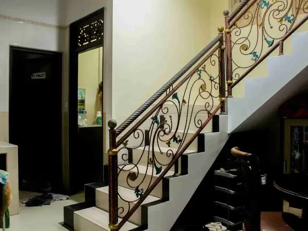 Dijual rumah second lantai 2 lokasi Ayani Utara tunggal ametung Denpasar Utara - Image 7 of 10