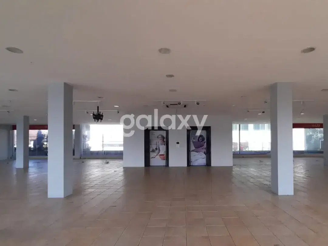 GEDUNG SIMPANG GATOT SUBROTO TENGAH - COKROAMINOTO DENPASAR, BALI - Image 5 of 8
