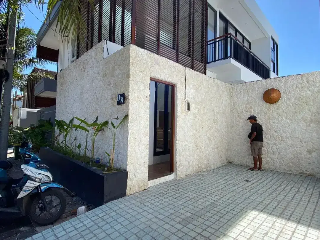 Villa Tropical Minimalis Kawasan Cluster Elite Nusa Dua Dekat Pantai Pandawa - Image 1 of 10