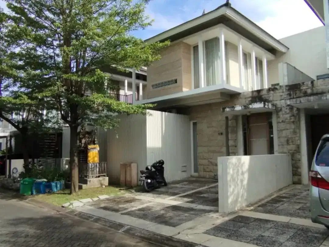 FOR SALE HUNIAN READY UNIT KAWASAN CLUSTER TERBAIK 5BR DI DENPASAR - Image 1 of 10