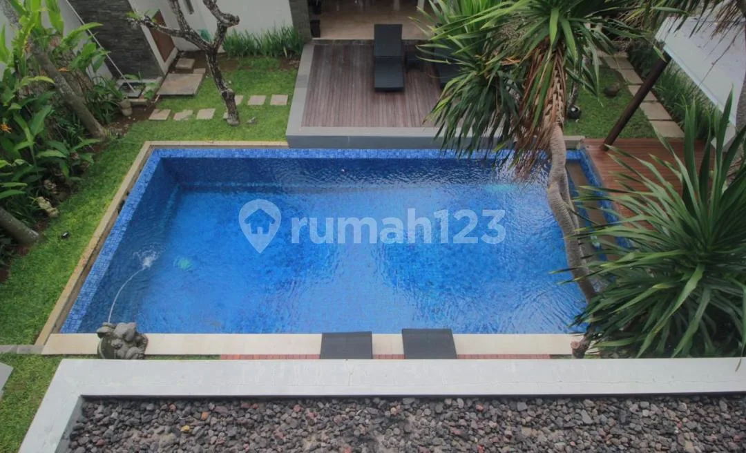 Luxury Villla Seminyak 4 Bedrooms 450M2 - Image 3 of 4