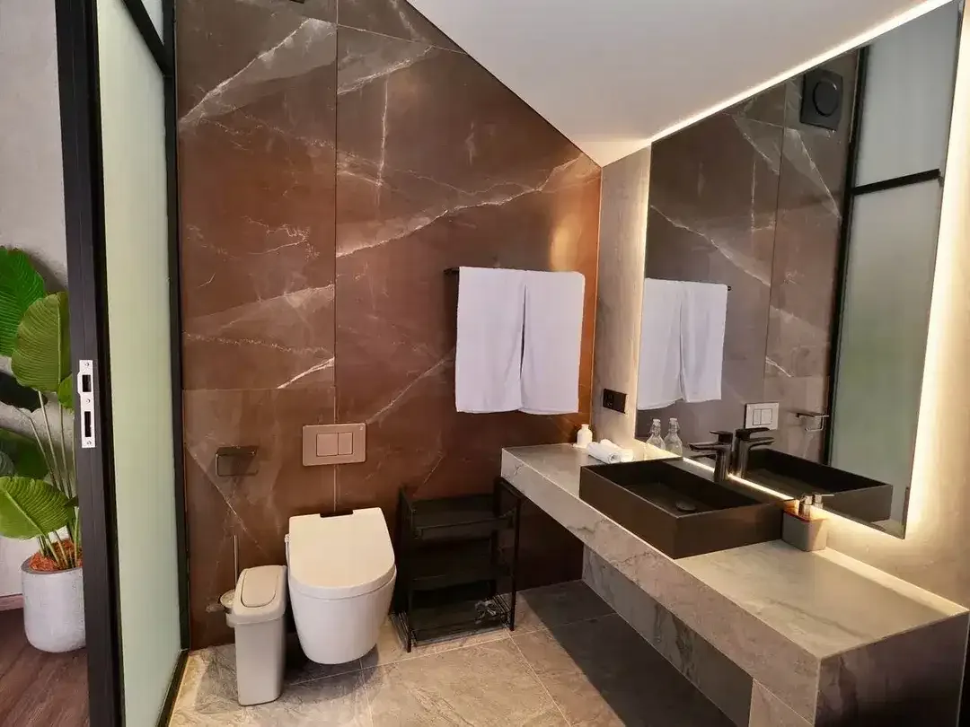 Vila siap pakai di pusat kawasan dengan status komersial dan potensi sewa tinggi! - Image 8 of 10