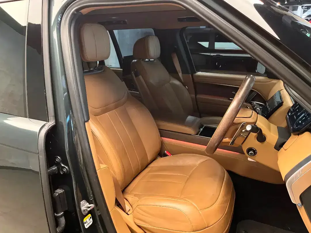 Land Rover 3.0 PHEV Autobiography 2023 - Image 10 of 10