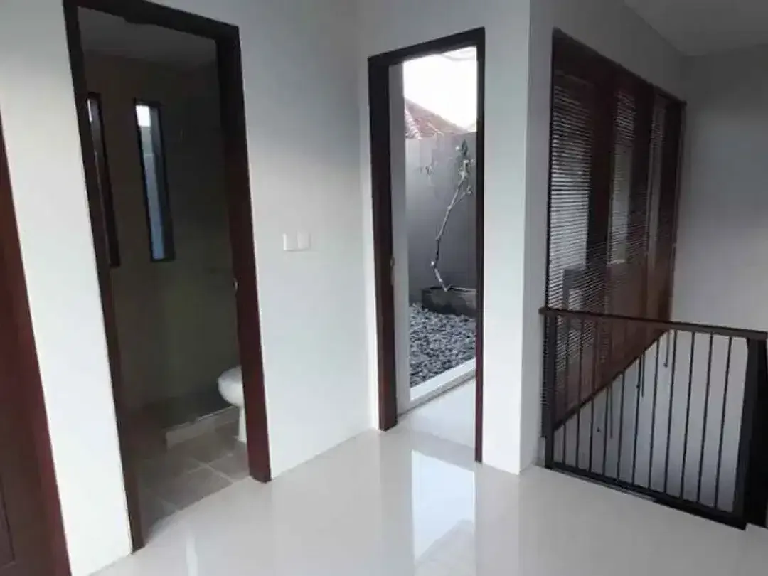 Dijual Rumah Lantai 2 - Berlokasi di Dalung Permai - Image 5 of 9