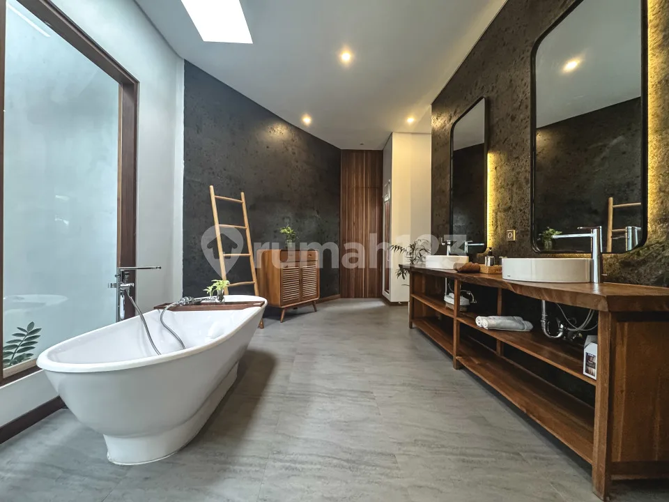 Villa Luxury 3Br Modern Contemporary Furnished In Canggu - Image 2 of 4
