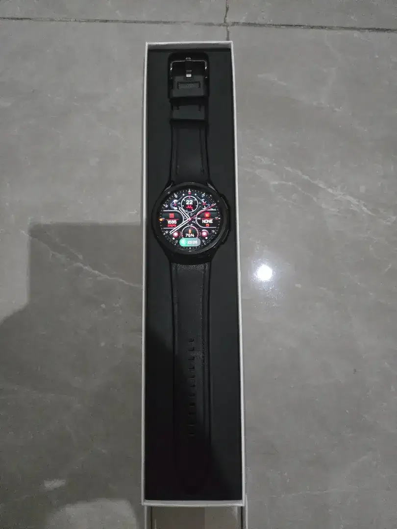 Samsung Galaxy Watch 6 - Image 2 of 3