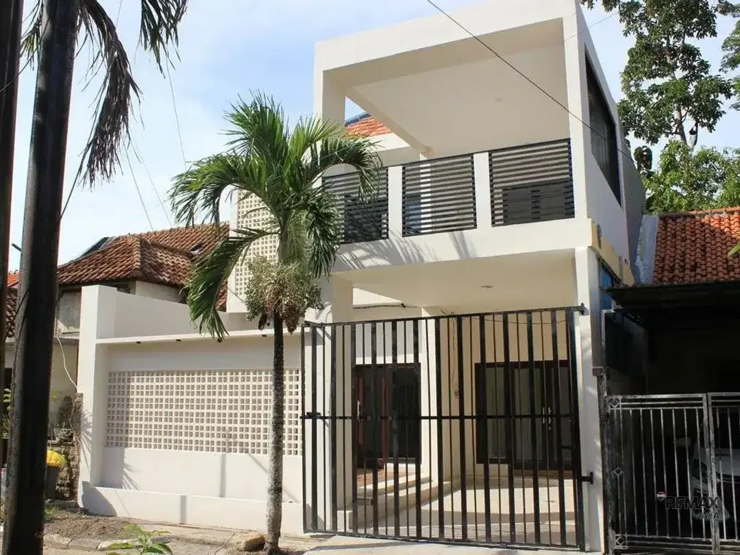 Rumah Modern Dijual di Puri Gading Jimbaran dengan Private Pool - Image 1 of 6