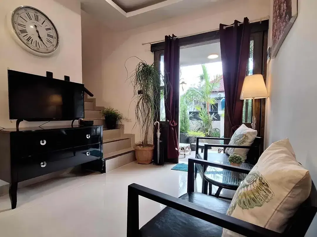 Dijual Rumah Style Modern Kolonial di Lingkungan Perumahan One Gate System Security 24hr area Taman Griya - Image 5 of 10