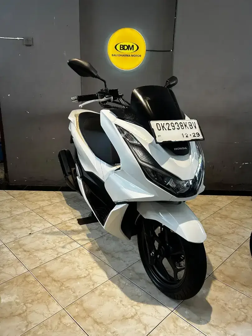 DP 500K / BUNGA MENURUN 2% / HONDA PCX 160 TAHUN 2024 - Image 1 of 7
