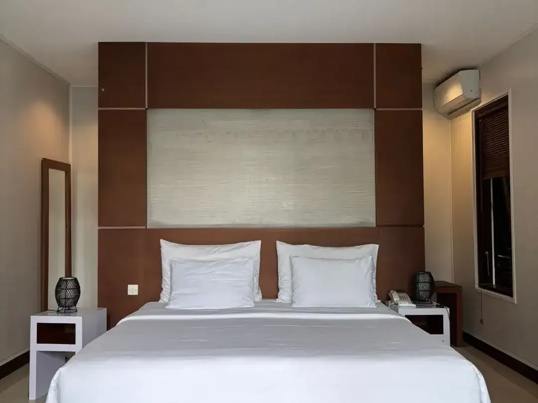 VILLA DIJUAL DI LOKASI PREMIUM DEKAT SEMINYAK - Image 7 of 10