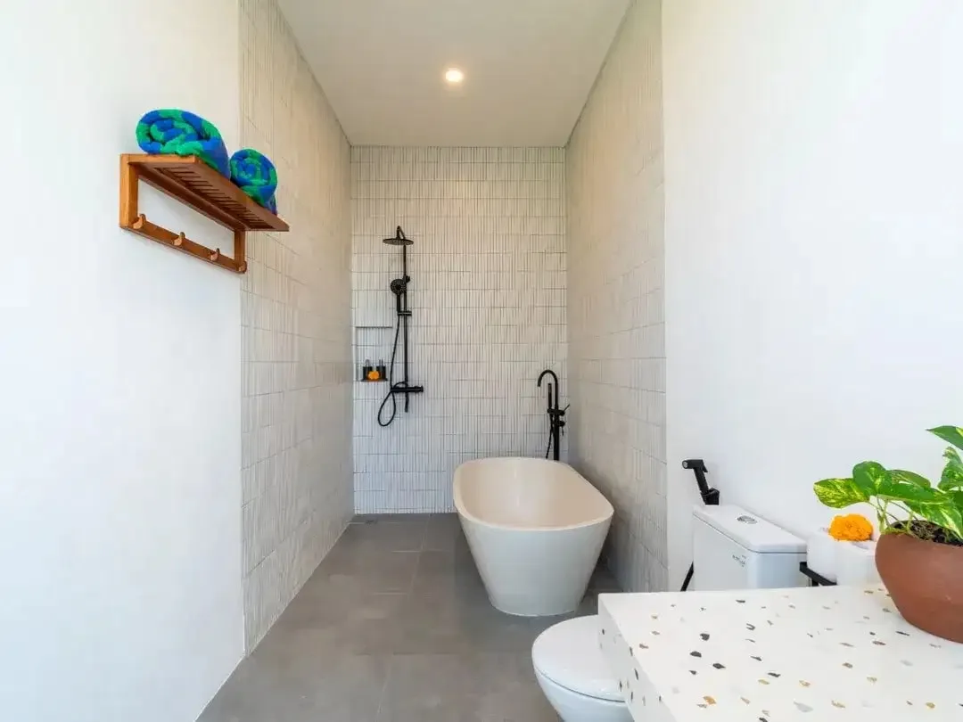 Dijual Vila Cantik Bangunan Baru di Canggu, One Gate System, Fully Furnished - Image 7 of 10
