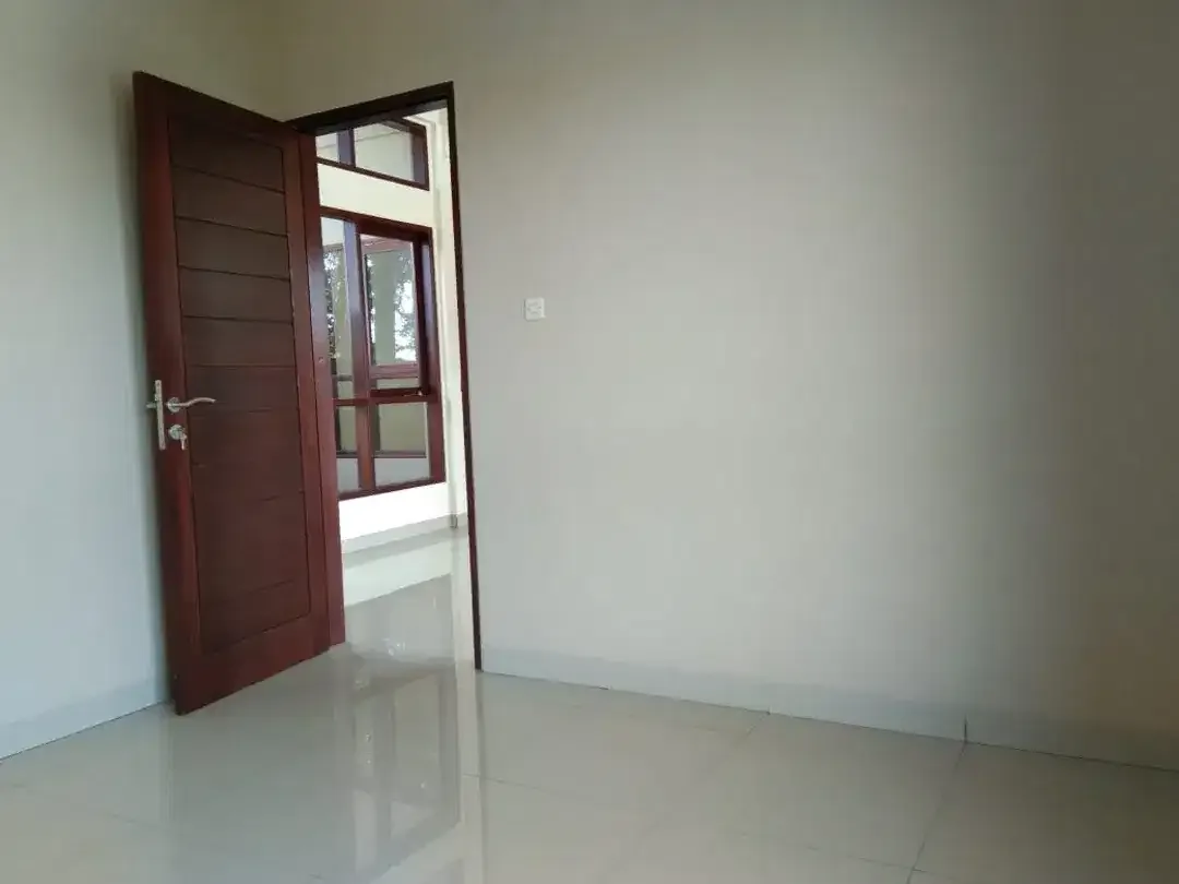DIJUAL RUMAH 2 LANTAI MINIMALIS DI JL. CARGO DENPASAR - Image 2 of 10