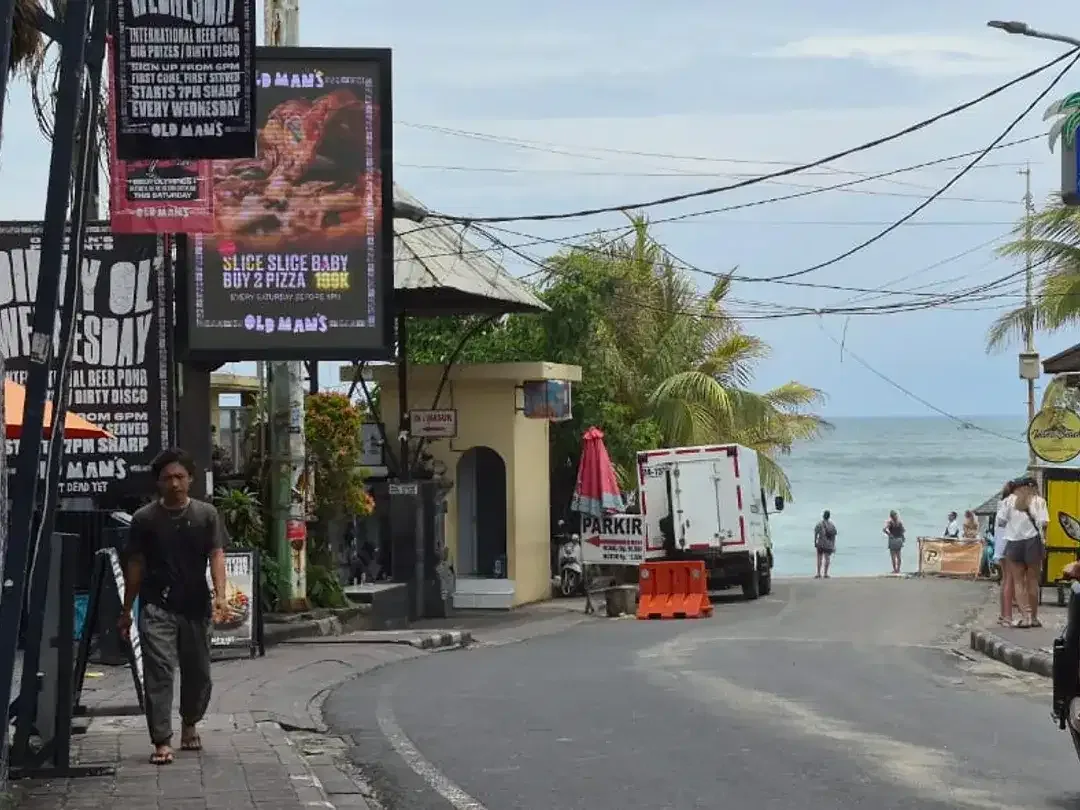 Leasehold - Rare Ultra-Prime Beachfront Land in Batu Bolong - 900 sqm Golden Investment Opportunity, Canggu, Bali - Image 1 of 10