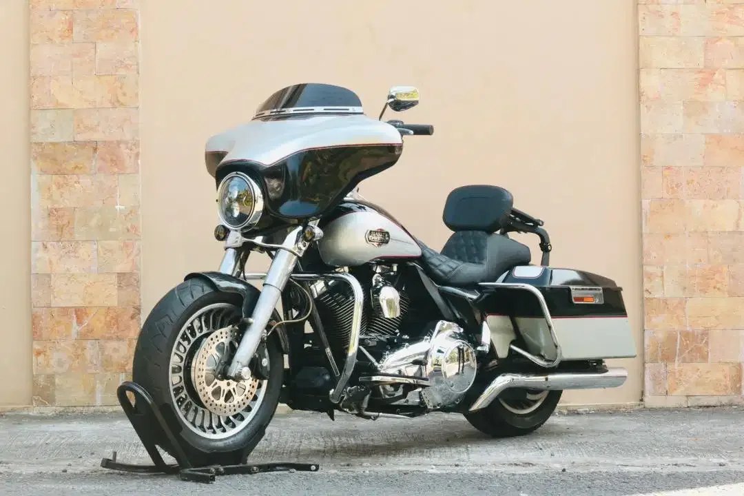 Harley davidson Ultra Classic like new Fatboy Dyna Electra police - Image 4 of 4