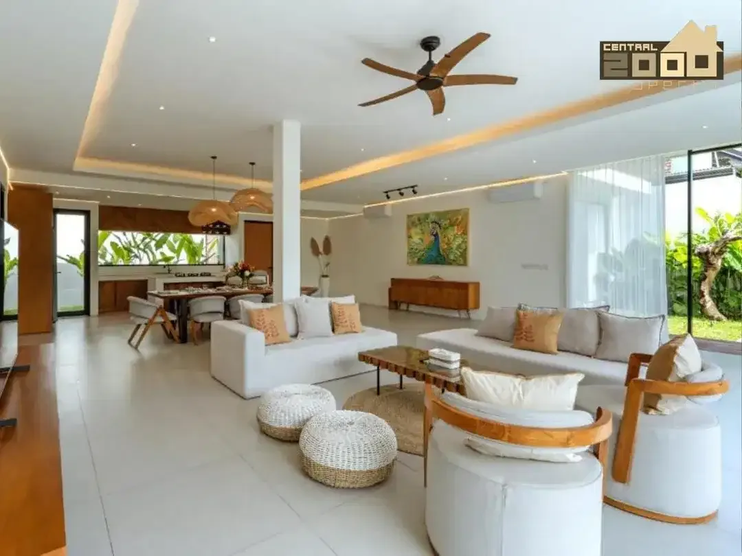 Family Style 4 Bedrooms Villa For Rent In Umalas - Image 3 of 10