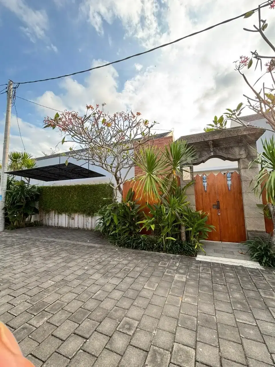 Disewakan Villa Jangka Panjang Lokasi Denpasar Selatan - Image 1 of 10