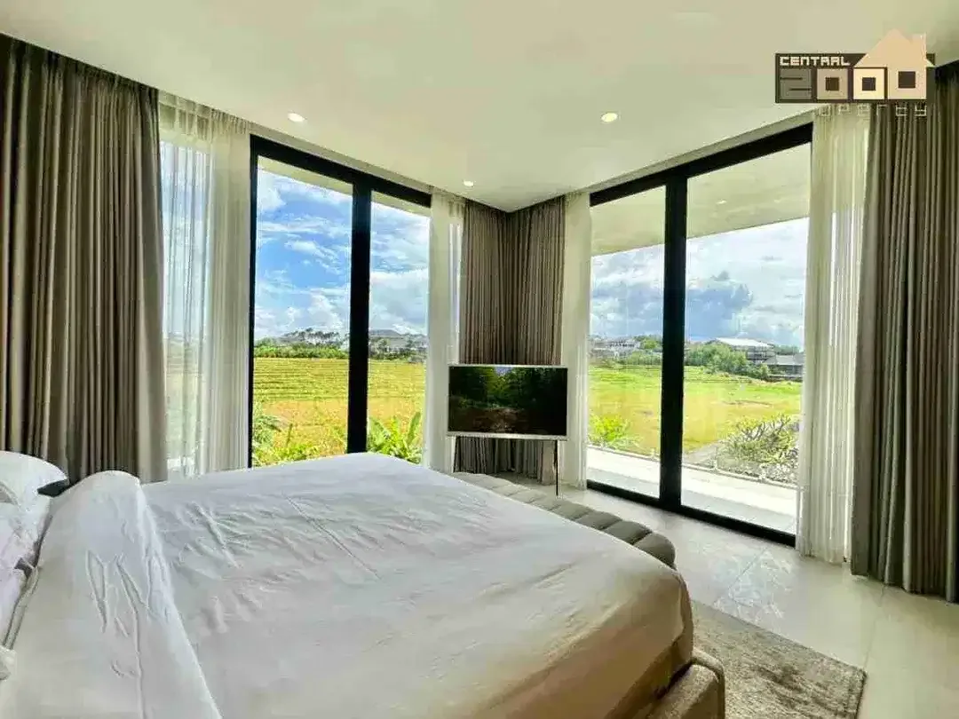 Beautiful rice field view villa for sale in berawa canggu - Image 6 of 10