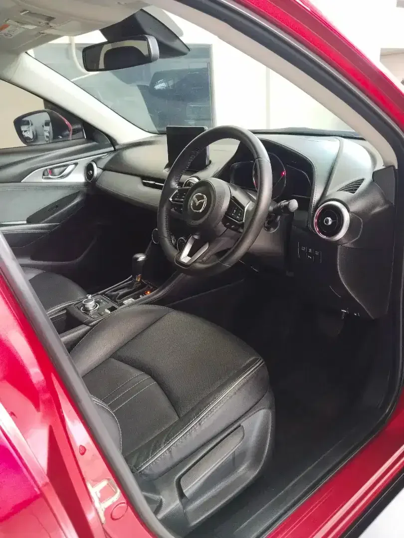 MAZDA CX-3 TAHUN 2024 KM 15 RB SEPERTI BARU - Image 9 of 10