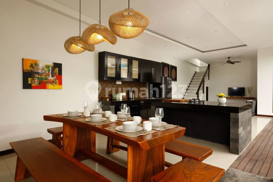 For Sale 3 Bedrooms Stunning Traditional Balinese View Villa Nusa Dua Area - Image 2 of 4