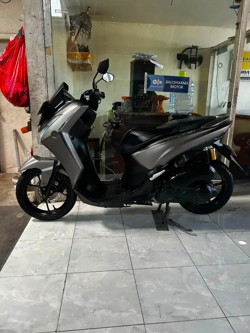 YAMAHA LEXI 125 TAHUN 2018 PAJAK HIDUP SURAT LENGKAP - Image 3 of 7