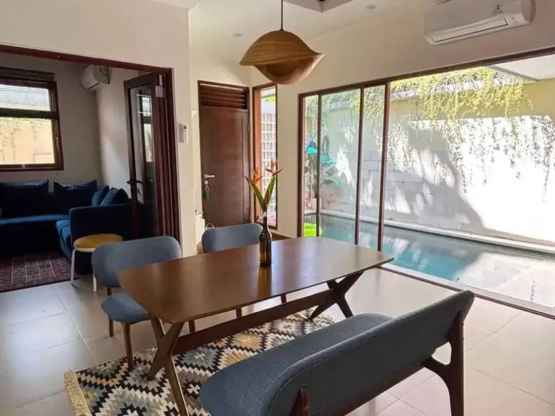 VILLA 1 LANTAI 3 BR FULL FURNISHED DALAM KOMPLEKS - Image 2 of 8