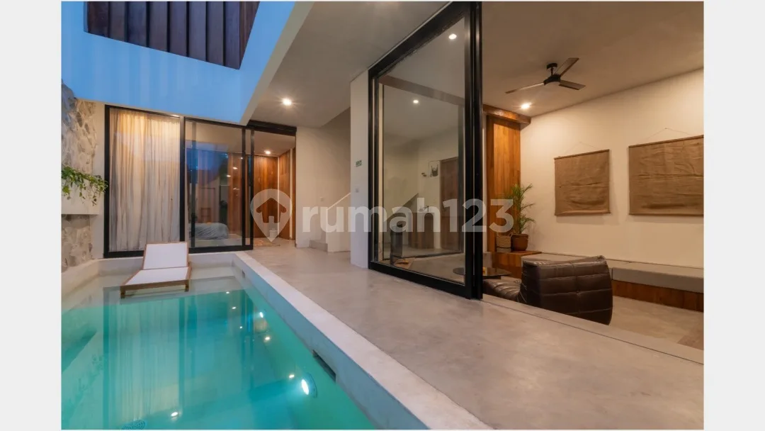 Luxurious And Stunning Villa Suitable For Living Or Invesment Close To Seminyak Beach - Image 4 of 4