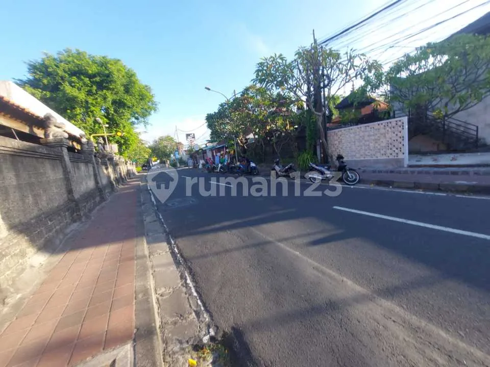 Disewakan Bangunan Ex Restaurant + Tanah Kosong di Bagian Belakang di Nusa Dua - Image 4 of 4